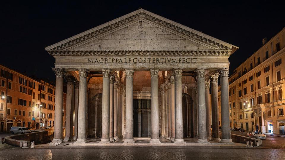 The portico entrance to the Pantheon.