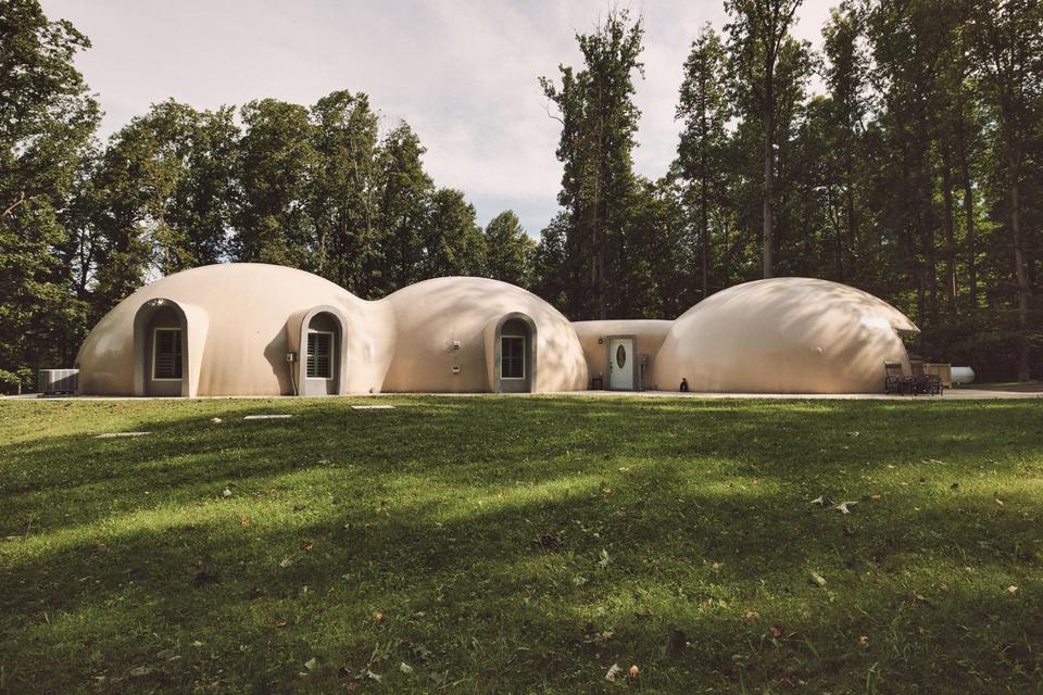 The Hyser Family's Monolithic Dome Home 